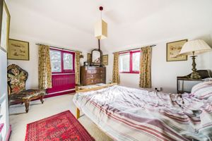 Bed 2 - click for photo gallery